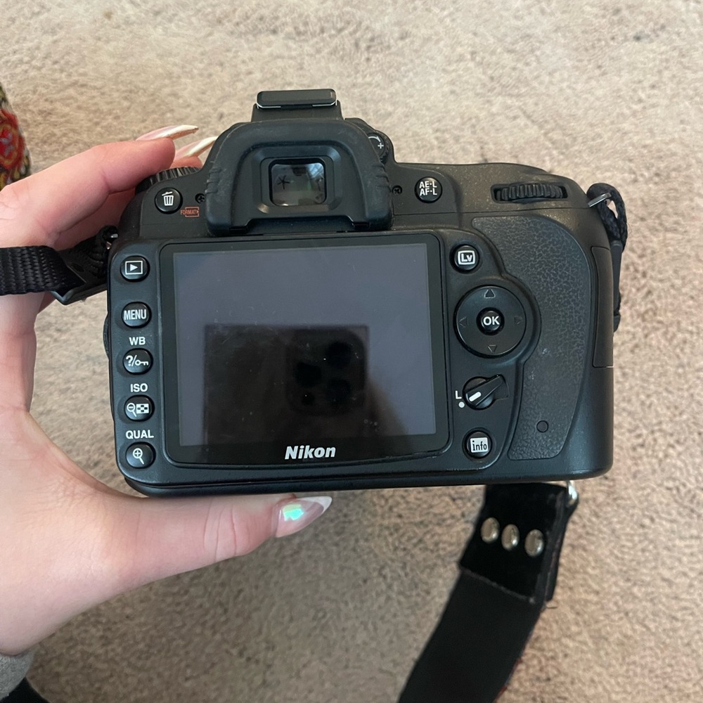 Nikon D90 - Picture 8 of 17